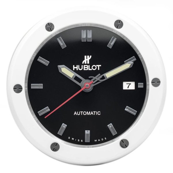 Настенные часы Hublot Classic Fusion